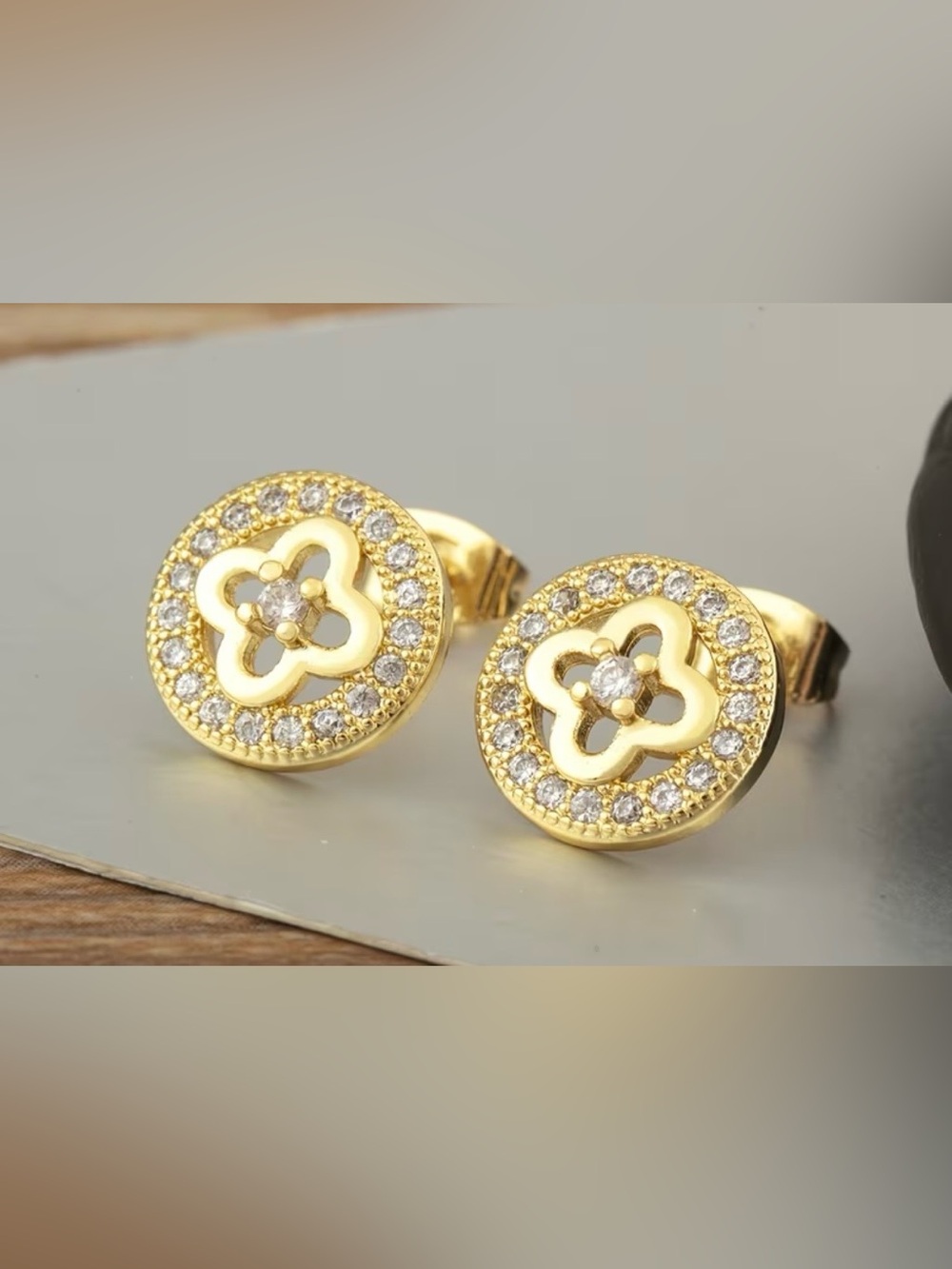 NWT 18K Gold-Plated Hollowed Round Stud Earrings | Zirconia | Luxury